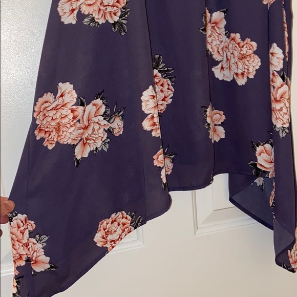 ✨Reduced more (63 likes) NWOT TORRID tank - tunic w/a pink floral pattern - Picture 5 of 8